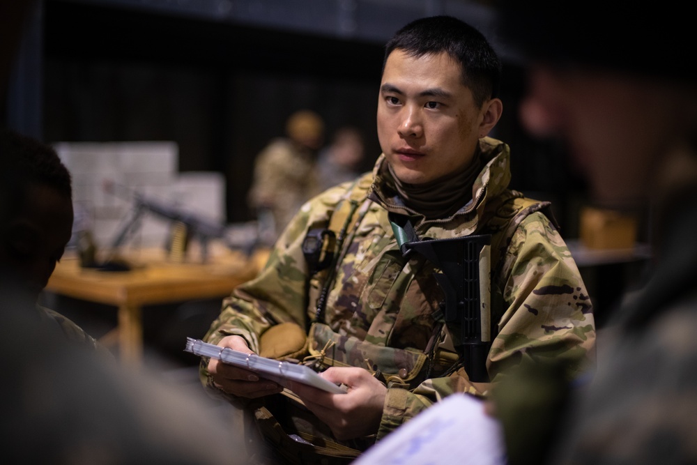 Cadets with University Alaska Anchorage Army ROTC Seawolf Detachment and University Alaska Fairbanks Army ROTC Nanook Battalion train together during the Operation Valkyrie Sheild