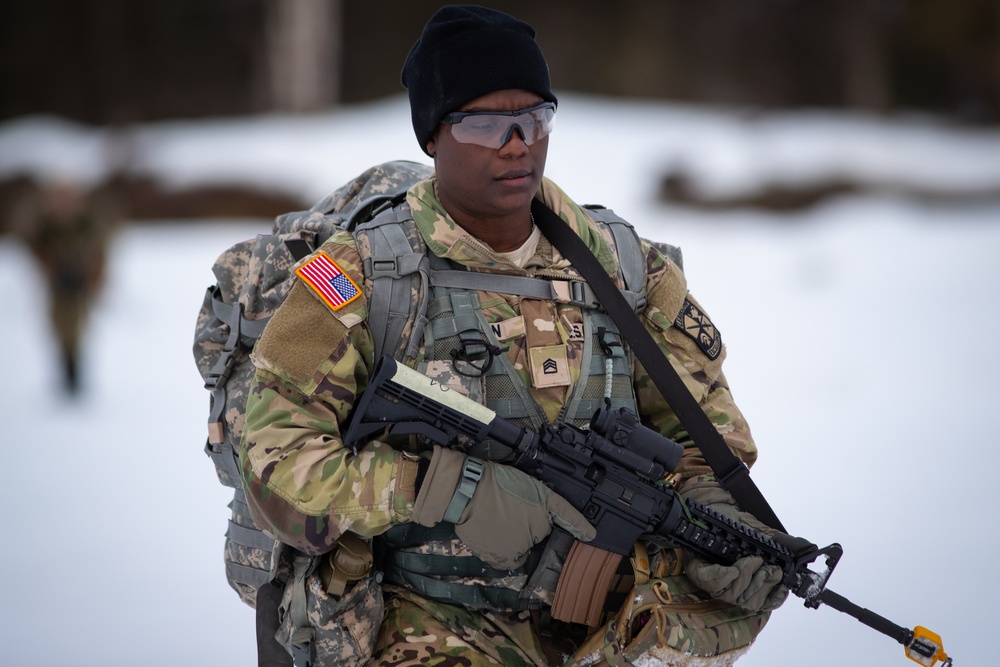 Cadets with University Alaska Anchorage Army ROTC Seawolf Detachment and University Alaska Fairbanks Army ROTC Nanook Battalion train together during the Operation Valkyrie Sheild