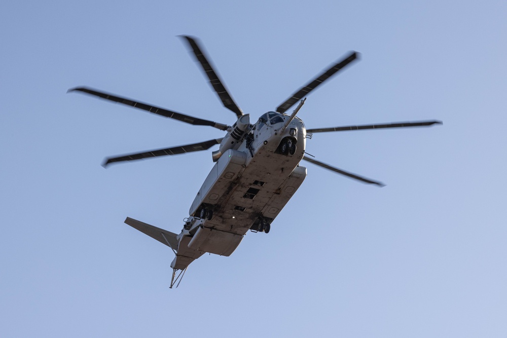 HMH-461 conducts junior pilot training exercise