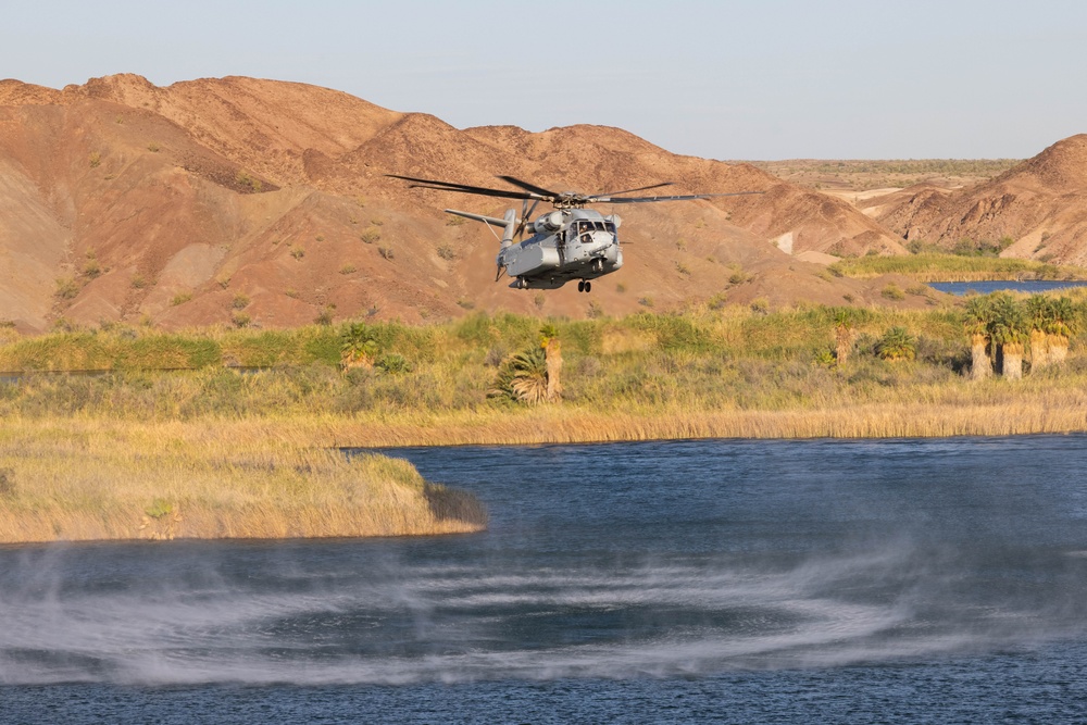 HMH-461 conducts junior pilot training exercise