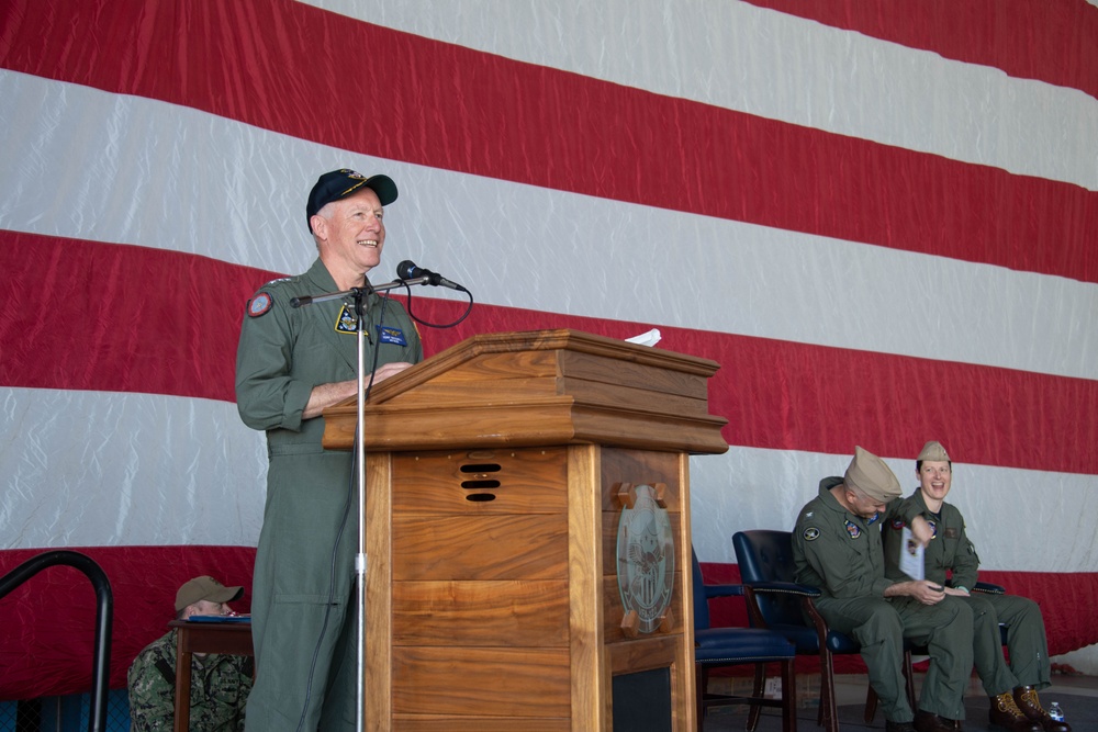 Vice Adm. Whitesell Speaks in VFA 122 Change of Command Ceremony