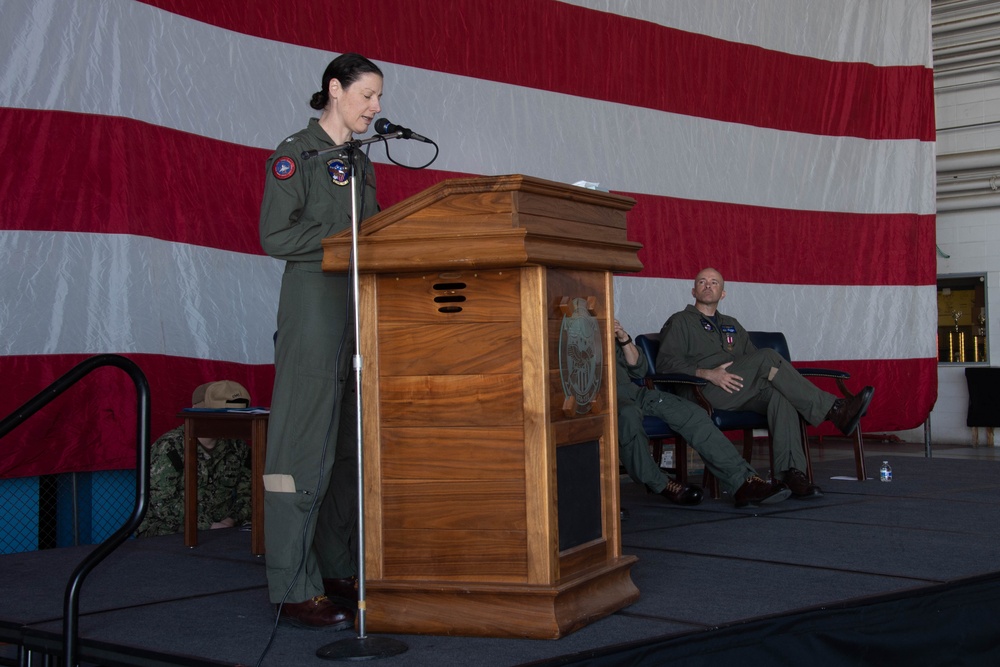 VFA-122 Conducts a Change of Command