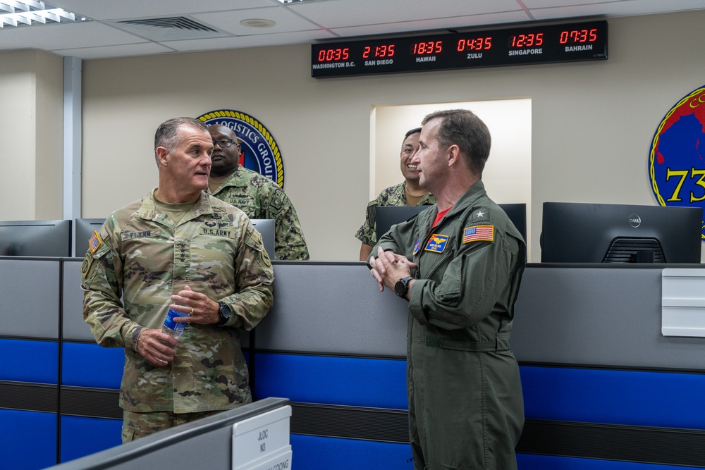 U.S. Army Gen. Charles Flynn Visits COMLOG WESTPAC