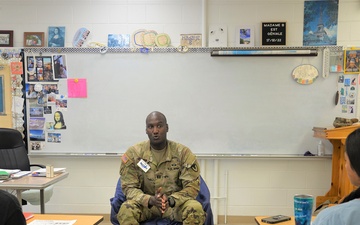 Soldier Shares Perspectives With High School Students