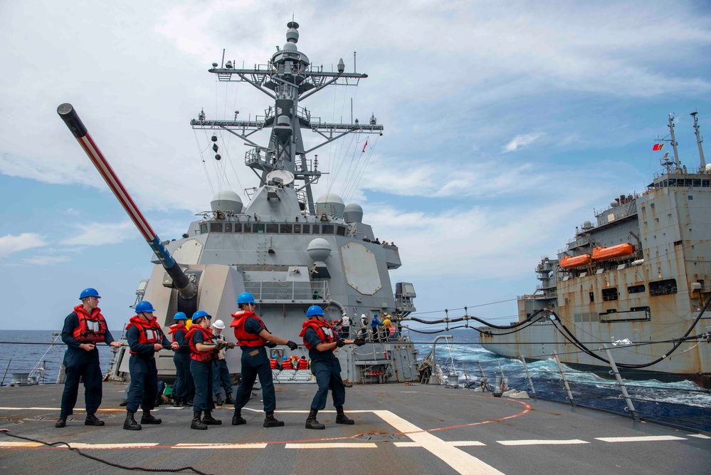 Wayne E. Meyer Conducts Underway Replenishment