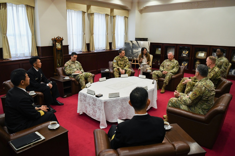 USFJ, 374th leaders thank Kanoya team, local leaders
