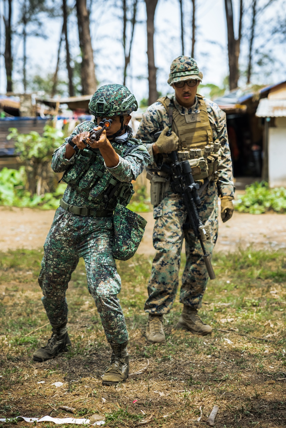 Philippine, U.S. Marines conduct bilateral close-quarters combat drills and techniques