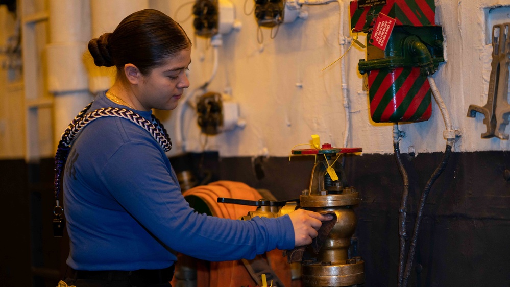 USS Carl Vinson (CVN 70) Sailor Conducts Maintenance