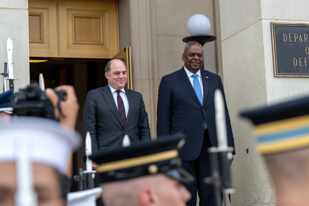 SECDEF hosts UK Defense Secretary