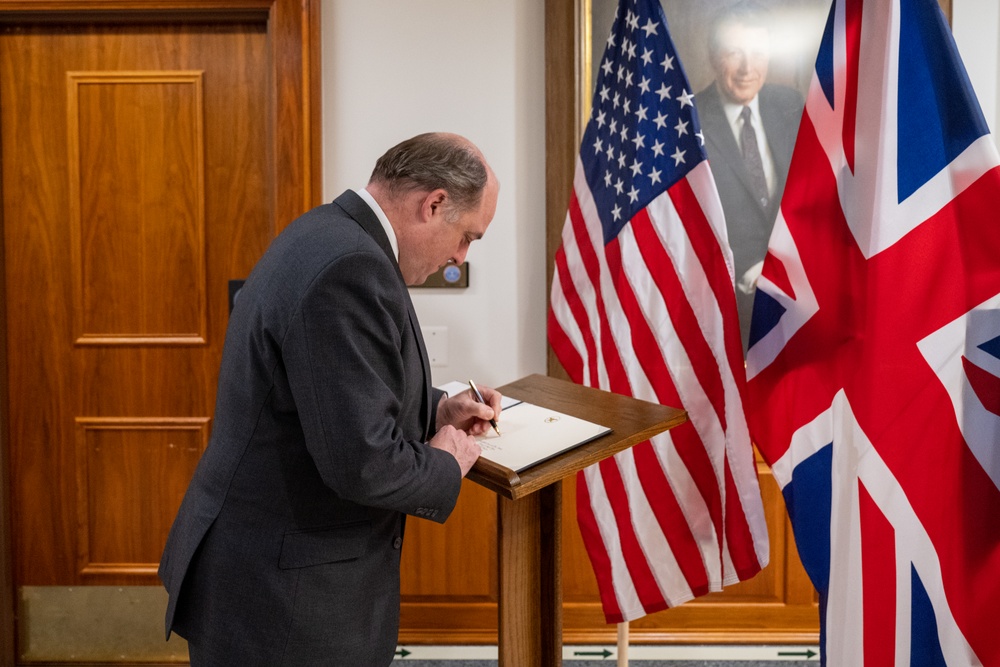 SECDEF hosts UK Defense Secretary