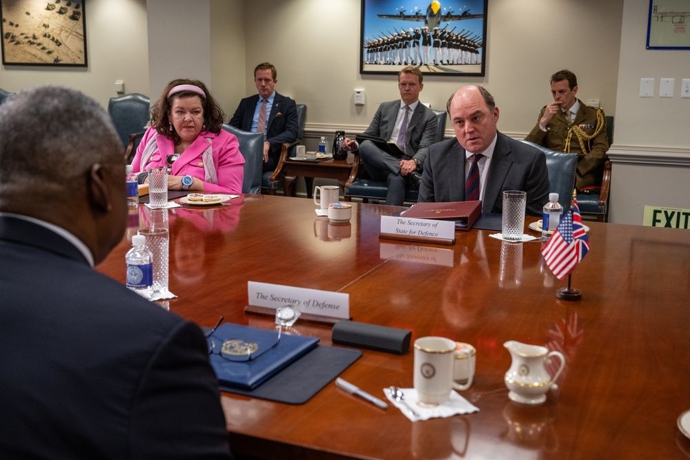 SECDEF hosts UK Defense Secretary