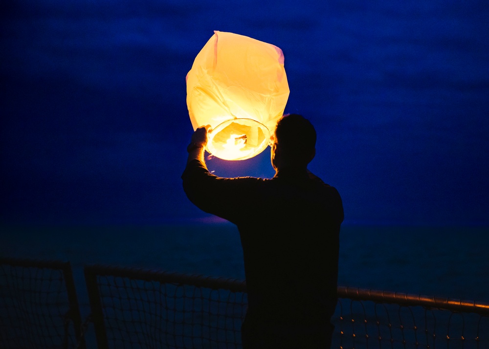USS Porter Holds Holocaust Remembrance Day Ceremony