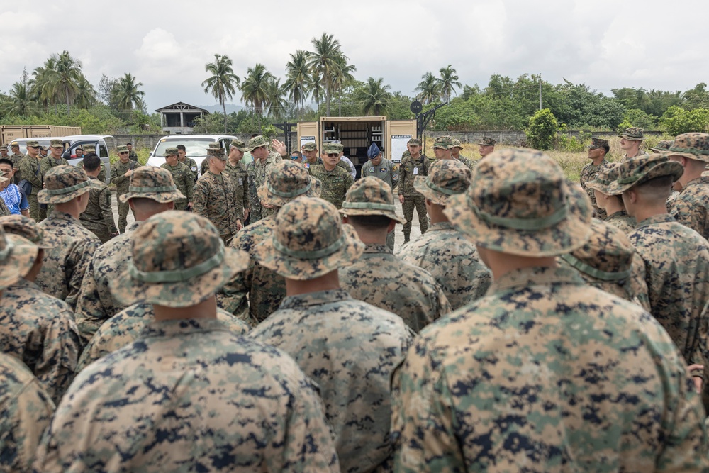 3d MLG General and AFP Chief of Staff visit Camp Agnew