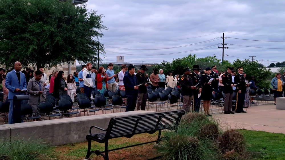 Community celebrates Easter with sunrise service