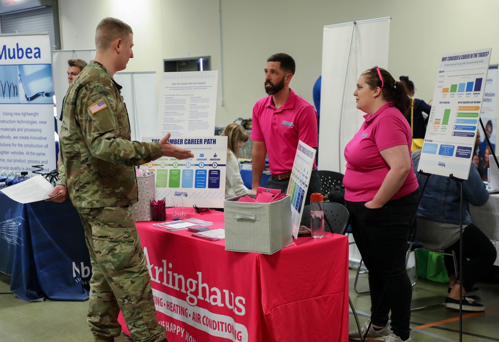 Kentucky Guard hosts career fair, connects with community