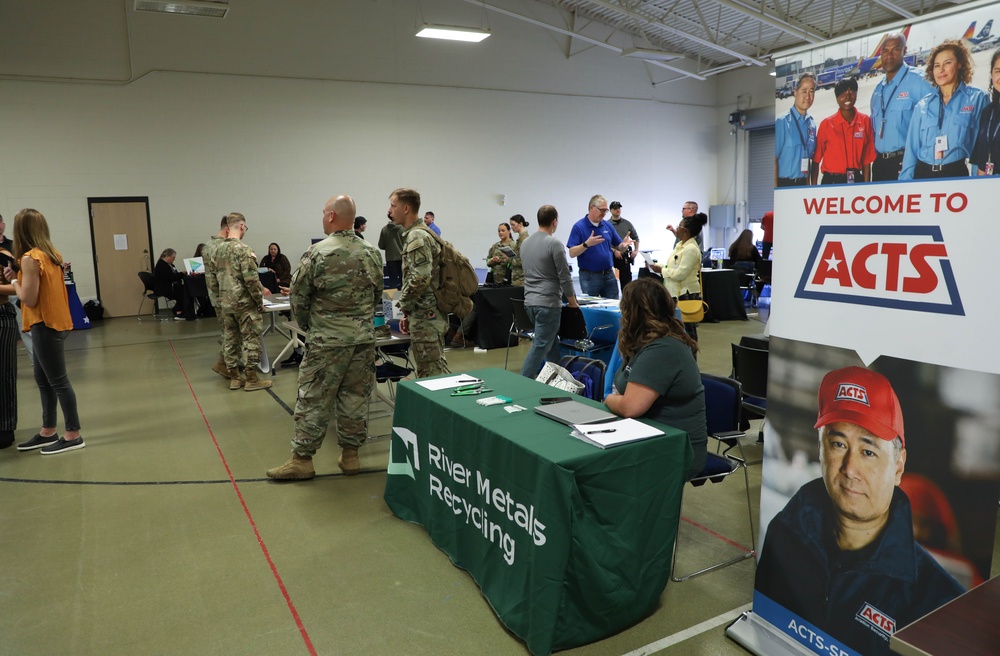 Kentucky Guard hosts career fair, connects with community