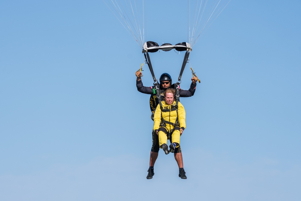 Army Golden Knights jump in San Antonio ahead of Fiesta