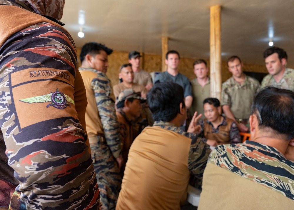 Balikatan 23 | NSW, NAVSOU conduct mission planning, UAS capabilities