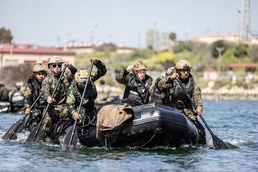 Recon Marines, Indonesian Korps Marinir rehearse small boat emergency procedures