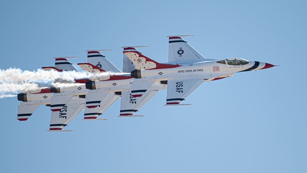 Thunderbirds at Thunder and Lightning over Arizona 2023