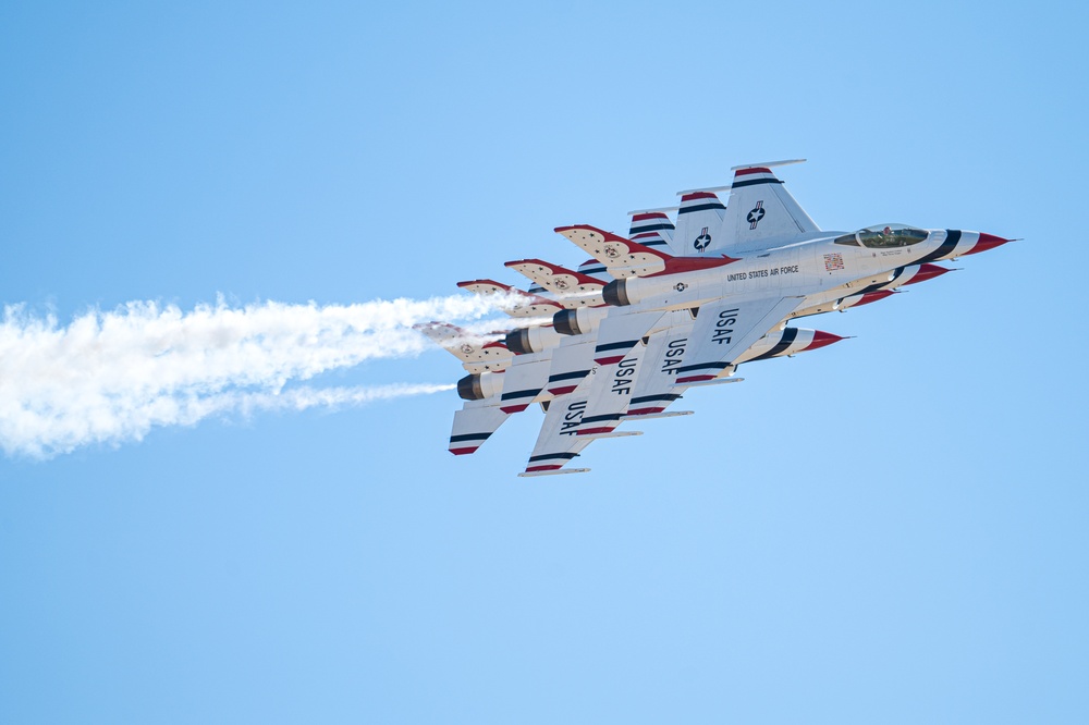 Thunderbirds at Thunder and Lightning over Arizona 2023