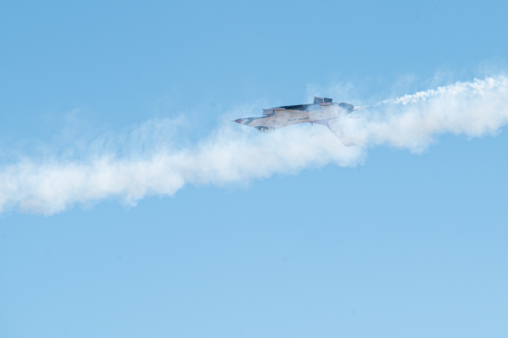 Thunderbirds at Thunder and Lightning over Arizona 2023