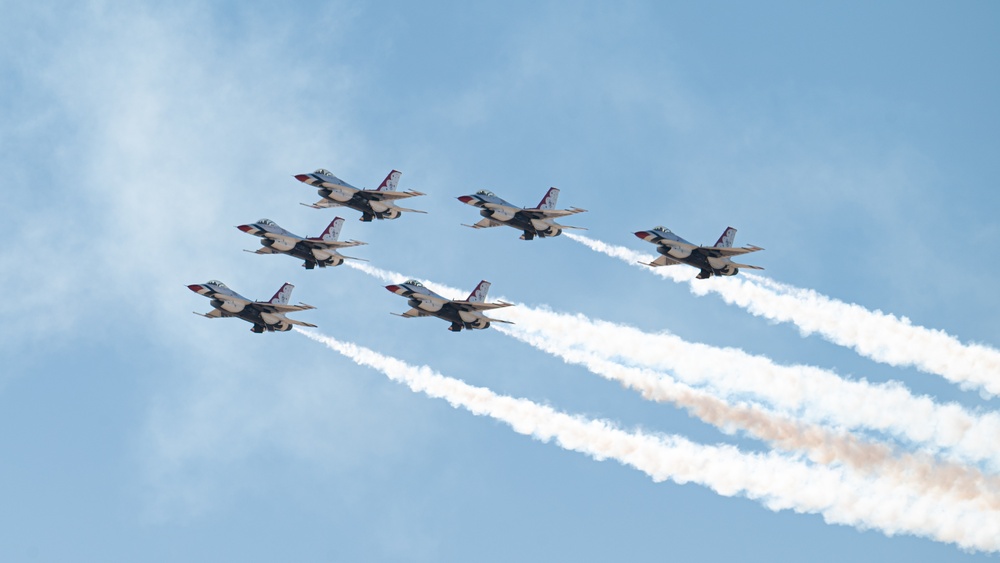 Thunderbirds at Thunder and Lightning over Arizona 2023