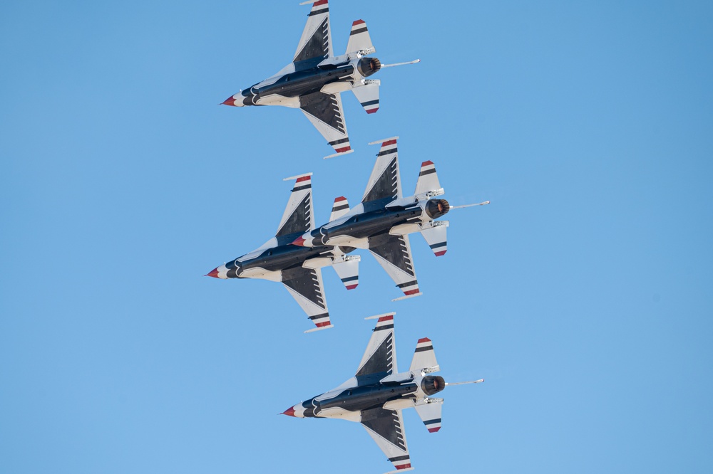 Thunderbirds at Thunder and Lightning over Arizona 2023