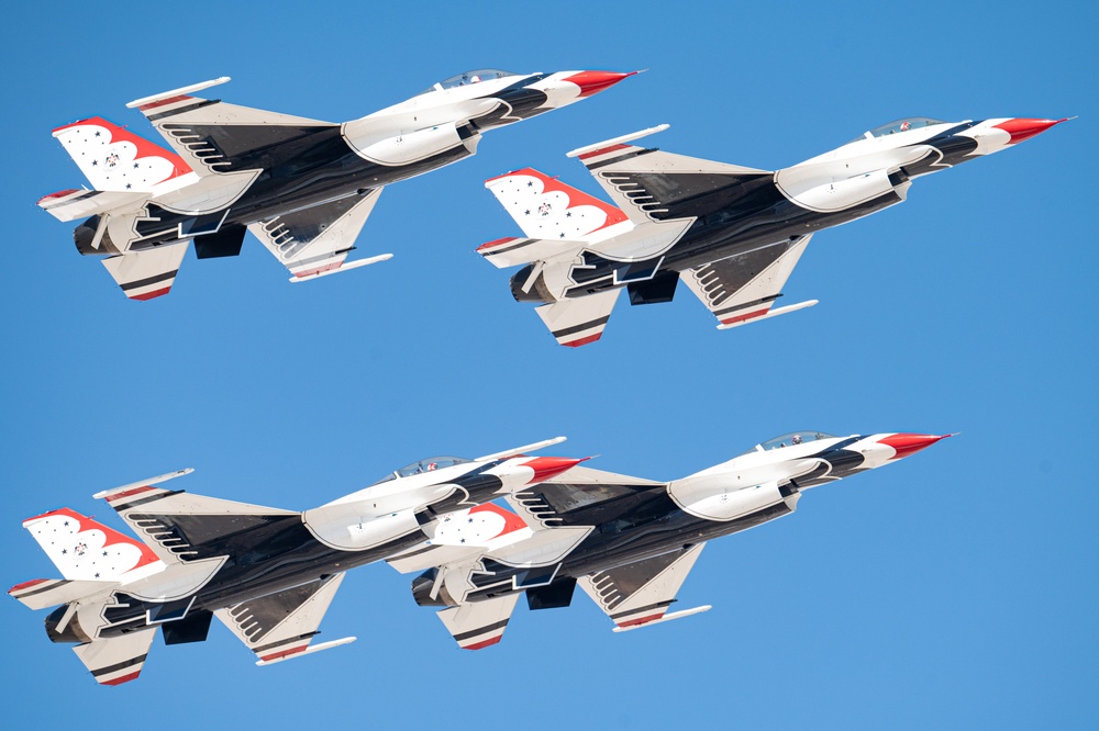 Thunderbirds at Thunder and Lightning over Arizona 2023