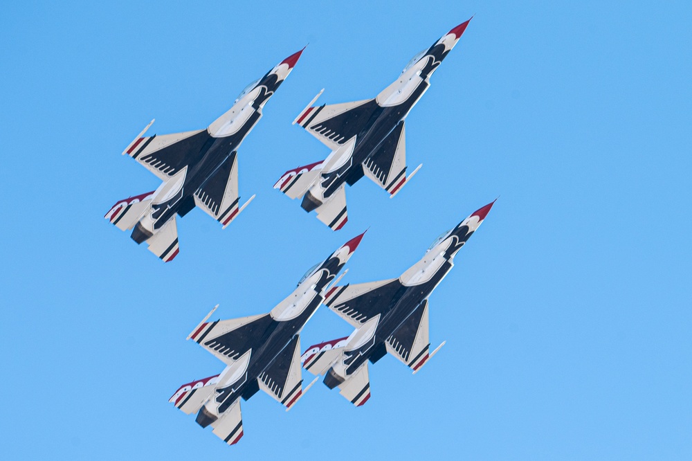 Thunderbirds at Thunder and Lightning over Arizona 2023