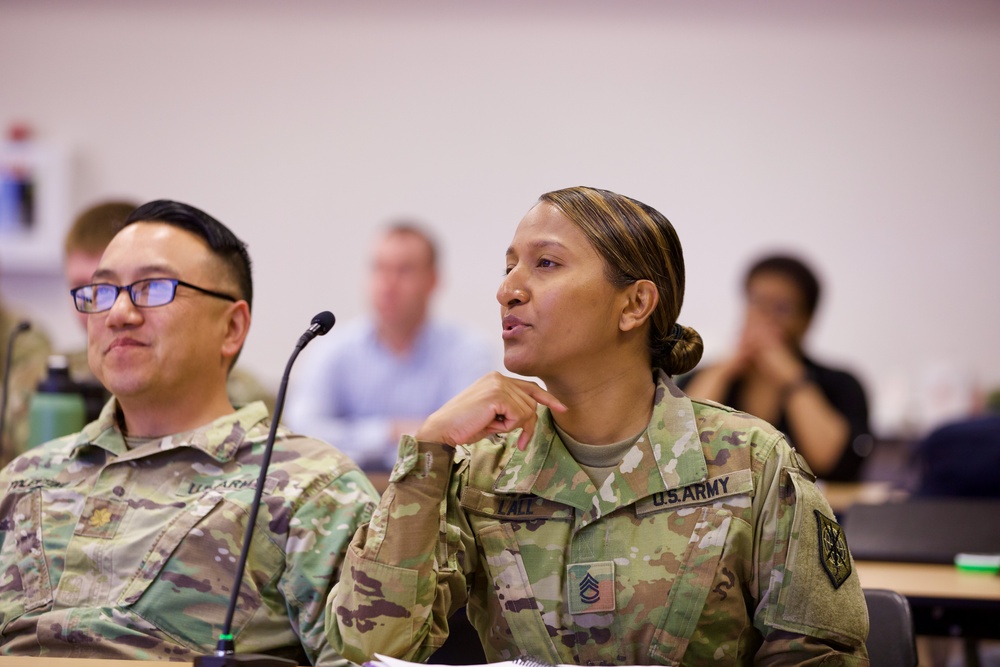 MIRC Soldiers Attend Budget Seminar