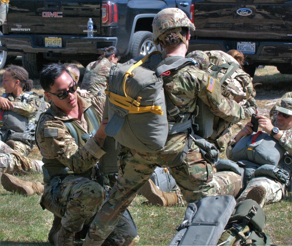 Fort Dix – 404 CA Bn. (USAR) Airborne operation. Coyle Airfield, 14 APR 2023