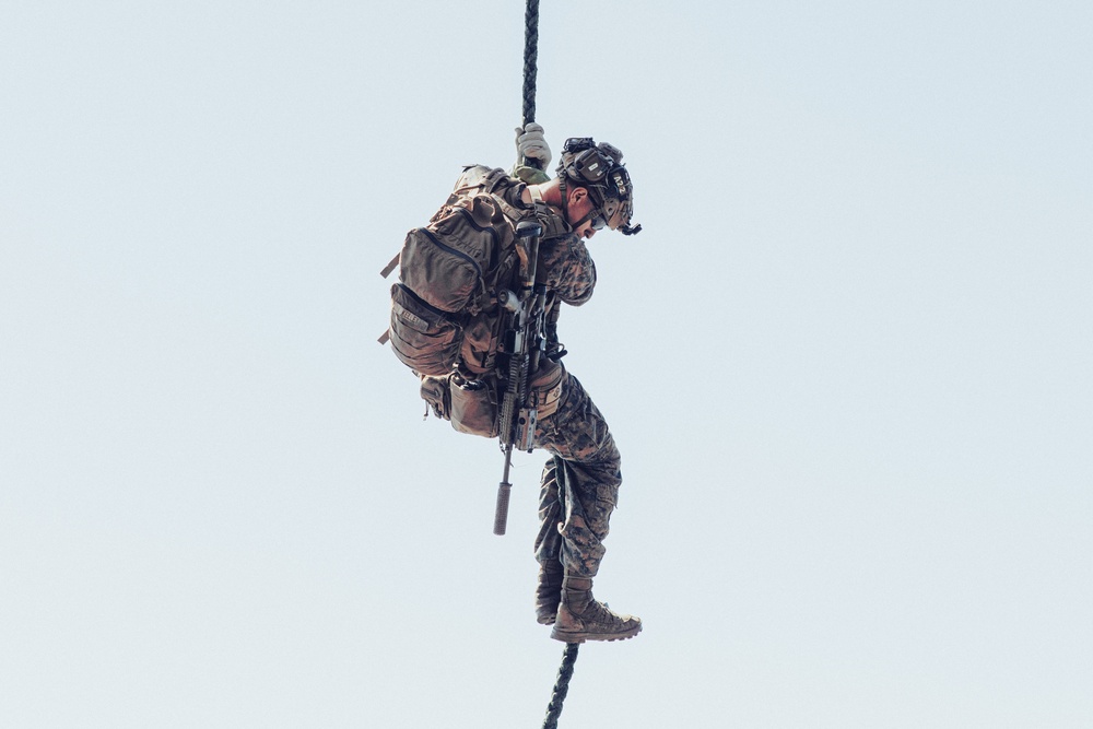 26th MEU Conducts Fast Rope Training Aboard USS Bataan