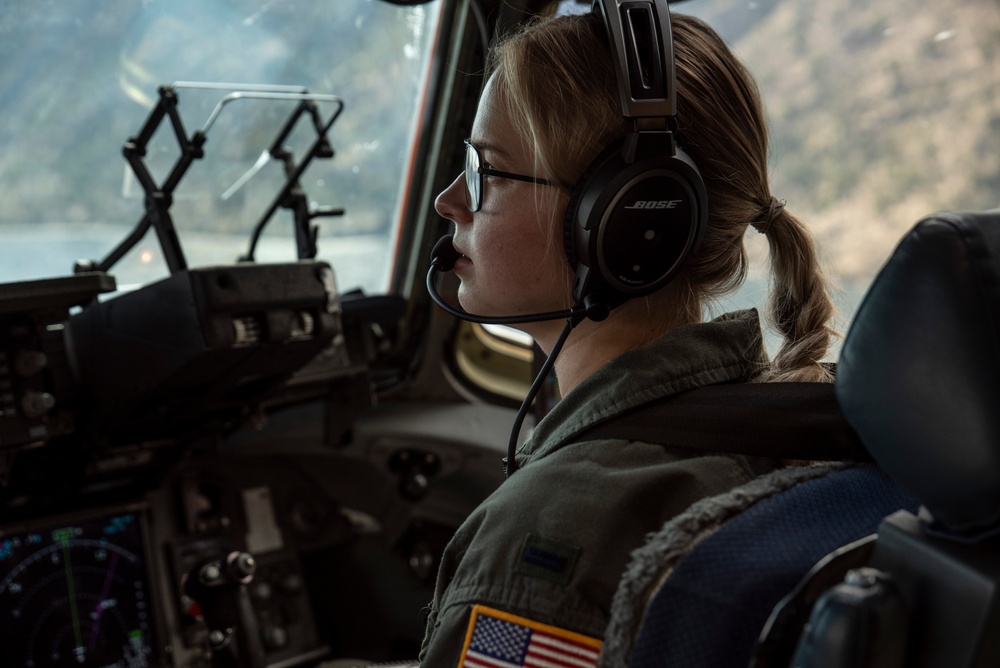 University of Washington AFROTC experiences local training mission at McChord