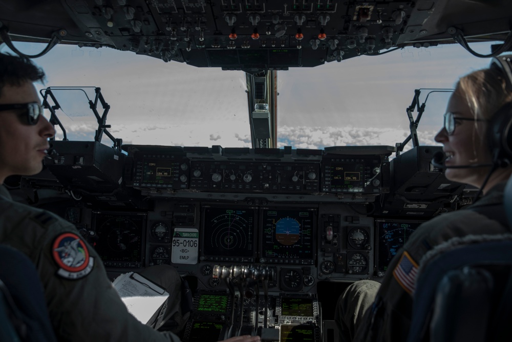 University of Washington AFROTC experiences local training mission at McChord