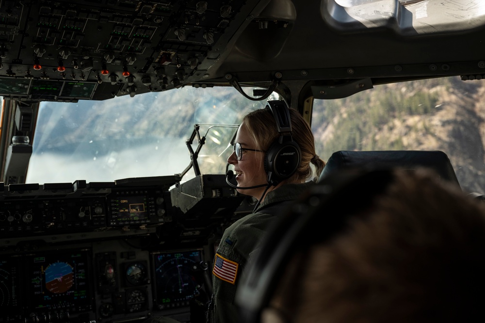 University of Washington AFROTC experiences local training mission at McChord