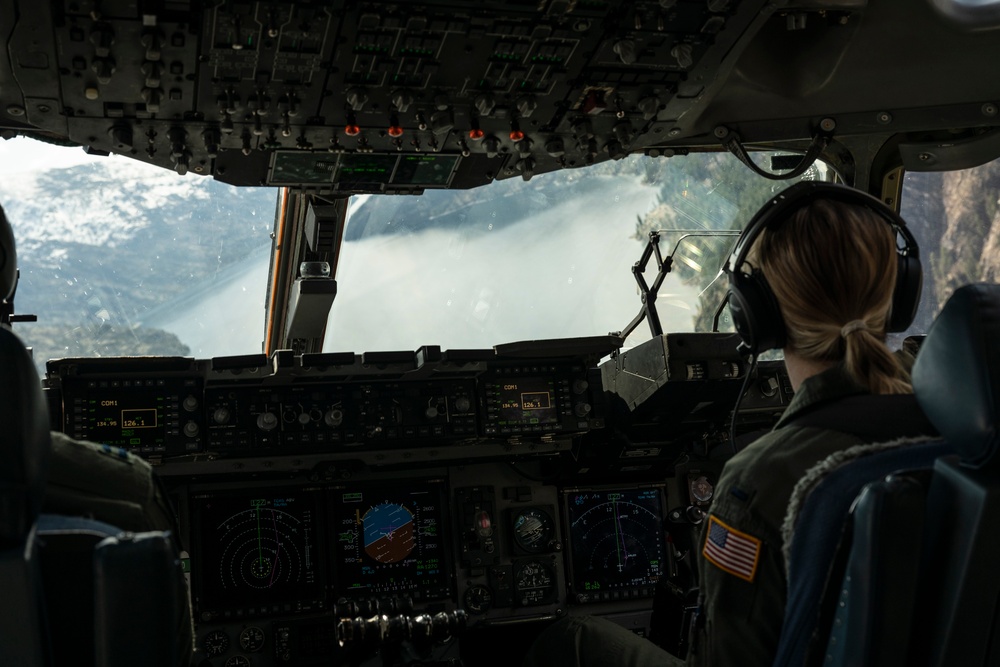 University of Washington AFROTC experiences local training mission at McChord