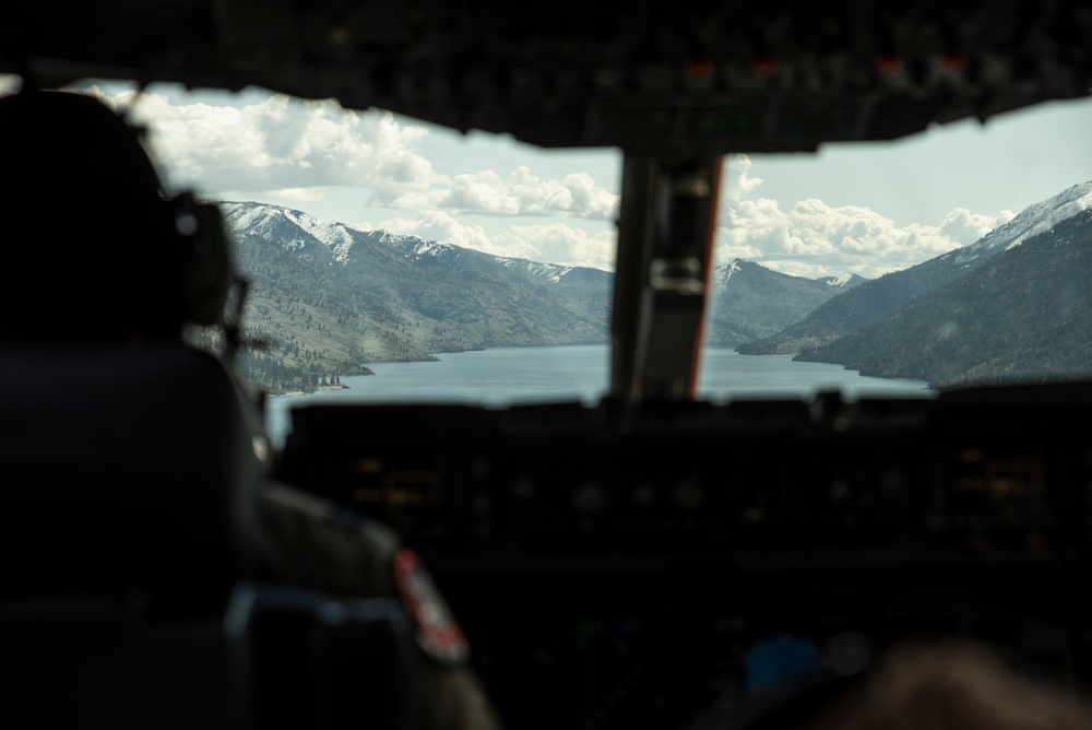 University of Washington AFROTC experiences local training mission at McChord