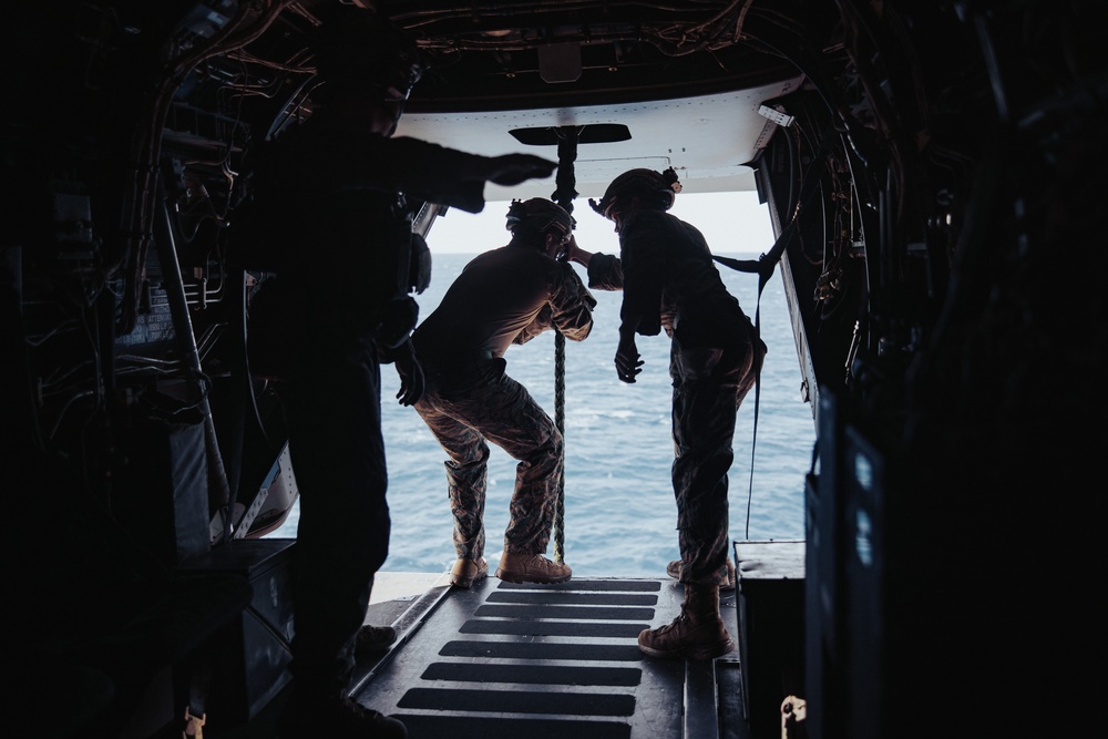 26th MEU Conducts Fast Rope Training Aboard USS Bataan