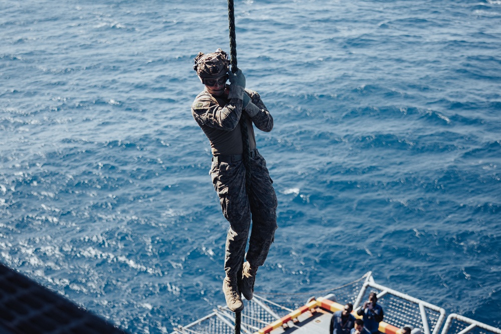 26th MEU Conducts Fast Rope Training Aboard USS Bataan