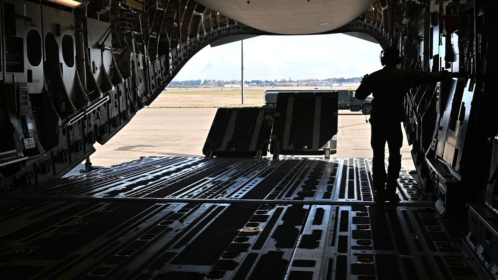 University of Washington AFROTC experiences local training mission at McChord