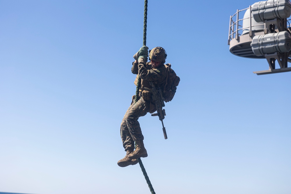 26th MEU Conducts Fast Rope Training Aboard USS Bataan