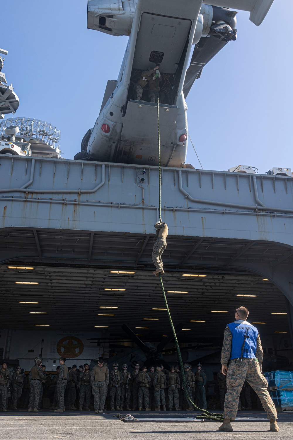 26th MEU Conducts Fast Rope Training Aboard USS Bataan