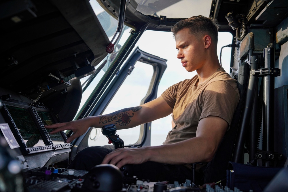 USS OAKLAND CONDUCTS FLIGHT OPERATIONS