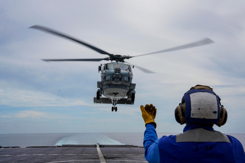 USS OAKLAND CONDUCTS FLIGHT OPERATIONS