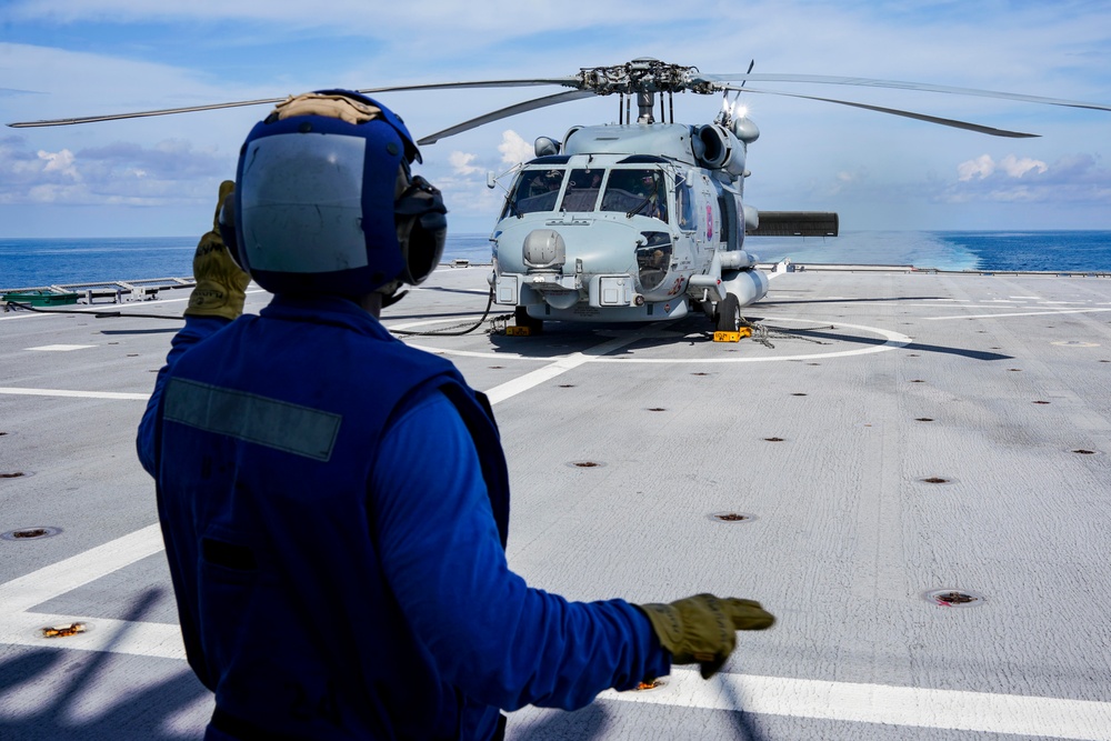 USS OAKLAND CONDUCTS FLIGHT OPERATIONS