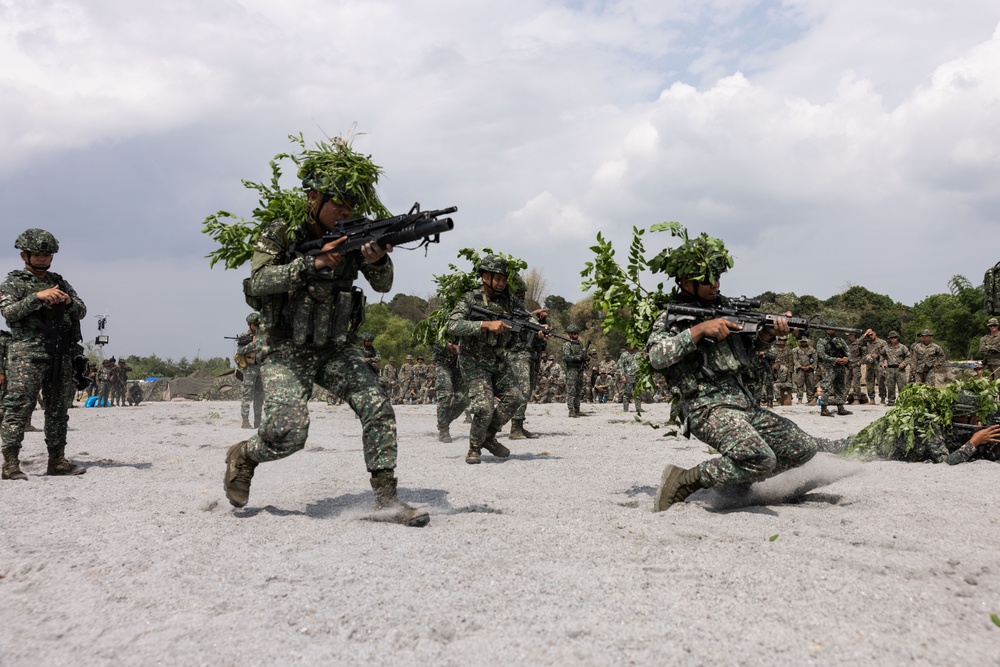 Balikatan 23 | 3d LCT Marines, Philippine Marines conduct jungle tactics training
