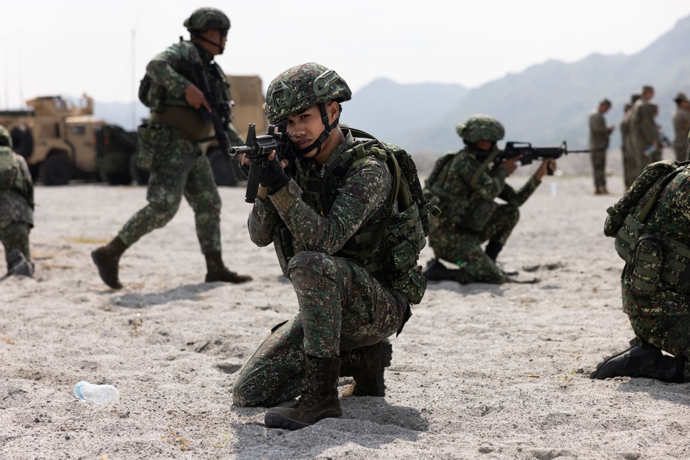 Balikatan 23 | 3d LCT Marines, Philippine Marines conduct jungle tactics training