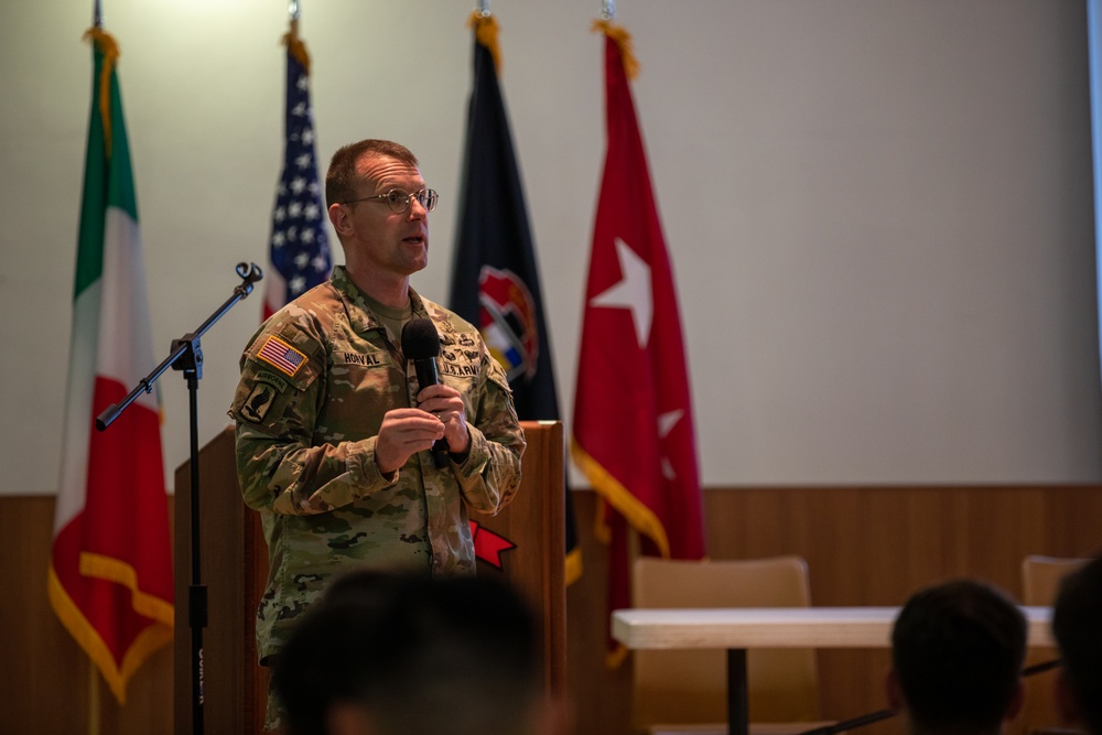 Sgt. Maj. Horval speaks at SETAF-AF Squad Leader Summit