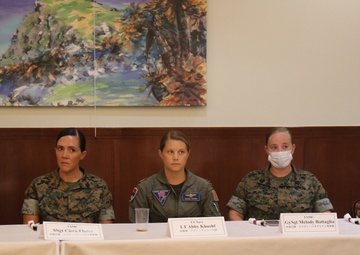 WOMAN TO WOMAN: FEMALE MILITARY MEMBERS AND STUDENTS EXCHANGE LESSONS AND ENCOURAGEMENT FOR FUTURE / 女性同士の交流 ー 米軍女性隊員と女子大生、知識と希望を分かち合う